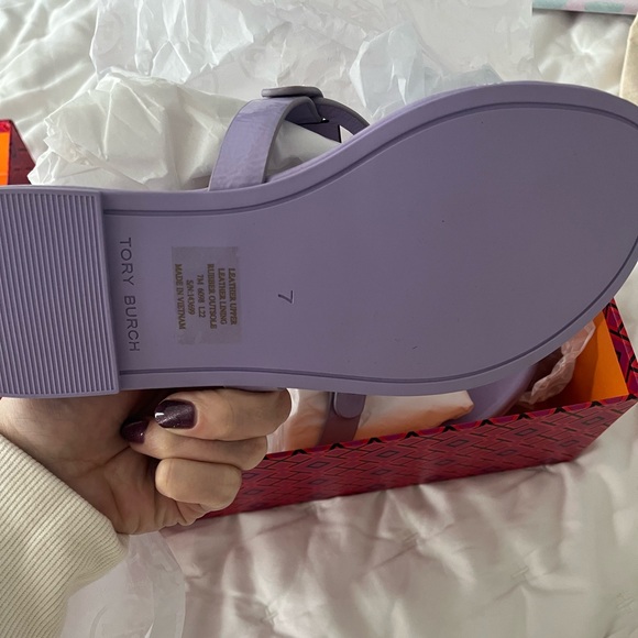 NWT lavender Tory Burch flip flops - Picture 3 of 5